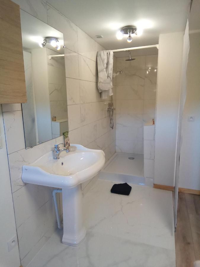 Logement De Charme Coinches Ngoại thất bức ảnh